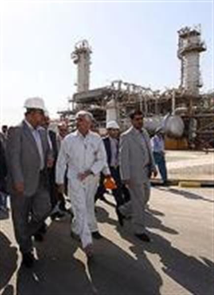 وزیر نفت: افزایش تولید و خودکفایی در راس برنامه های وزارت نفت است