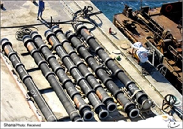 حمایت پایانه های نفتی ایران از تولید ملی /هوزهای لاستیکی برای صادرات نفت خام ساخته می شود
