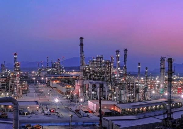 تولید بنزین پالایشگاه ستاره خلیج‌فارس پارسال به بیش از ۱۳ میلیارد لیتر رسید