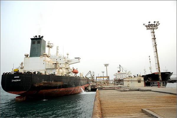 ۲۴۰ میلیون بشکه نفت سبک ایران از پایانه خارک صادر شد