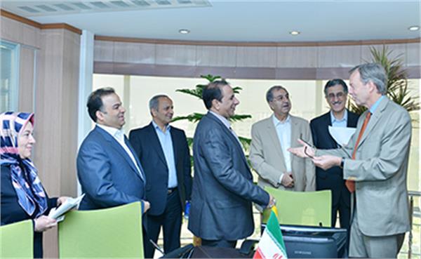 دیدار سفیر آلمان در ایران با هیات رییسه اتاق تهران صورت گرفت تاکید دوجانبه بر افزایش همکاری‌های اقتصادی