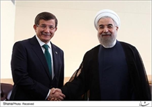 روحانی در دیدار با نخست وزیر ترکیه: روابط تهران - آنکارا باید در همه زمینه ها و به نفع دو ملت توسعه یابد