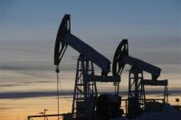 ذخیره‌سازی‌های جهانی نفت خام در حال کاهش است