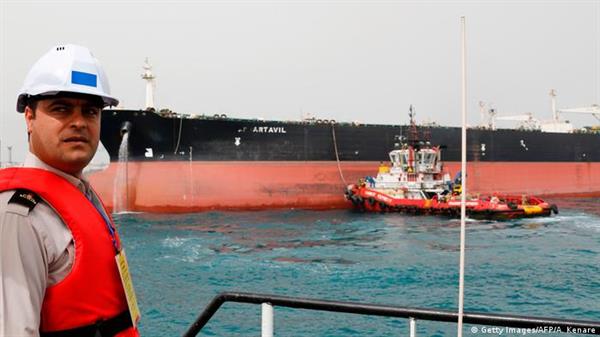 رویترز: آمریکا در حال مذاکره با چین برای کاهش خرید نفت از ایران است