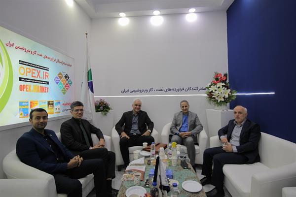 بیست و سومین نمایشگاه نفت گاز و پتروشیمی ایران 64