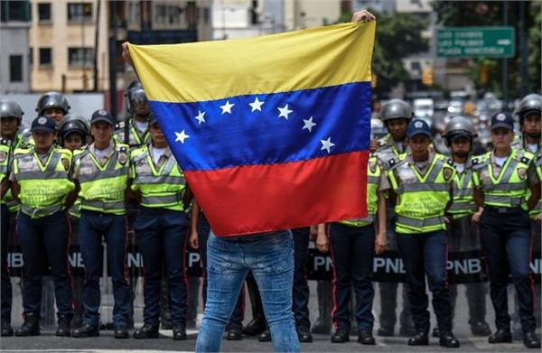 مذاکره ونزوئلا و اوپک برای افزایش قیمت نفت