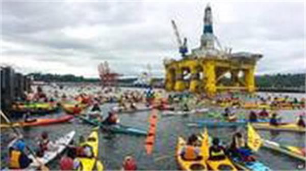 تجمع معترضان به استخراج نفت در قطب شمال