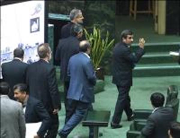 احمدی نژاد در نشست استانداران سراسر کشور:9 صبح 12 مرداد 92 ، می روم