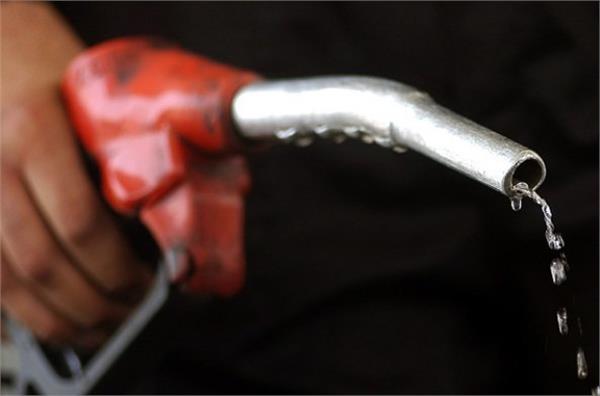 احتمال توقف سهمیه‌بندی بنزین و فروش سوخت به نرخ آزاد از خرداد