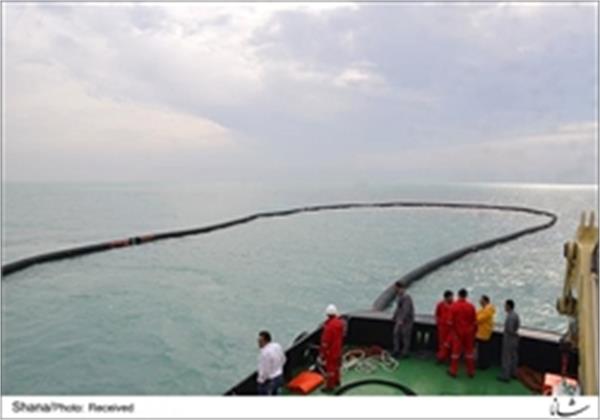 همایش و مانور مقابله با آلودگی نفتی دریایی در بندر صادراتی ماهشهر برگزار شد
