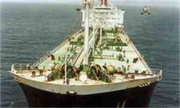 رویترز گزارش داد: توان بالای ذخیره‌سازی نفت، ابزار موثر ایران برای مقابله با تحریم‌ها