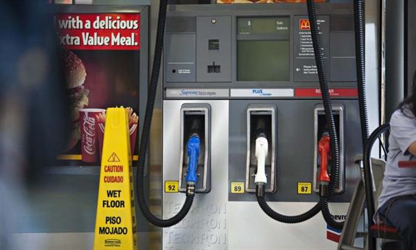 تحقیقات دولت آمریکا درباره علل گرانی بنزین