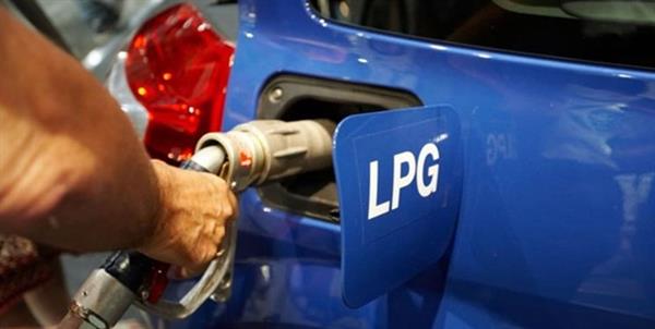 بنزین ایران 230 دلار گران‌تر از گازمایع در بورس انرژی/ شیوع کرونا بهانه دست منتقدان اتوگاز داد