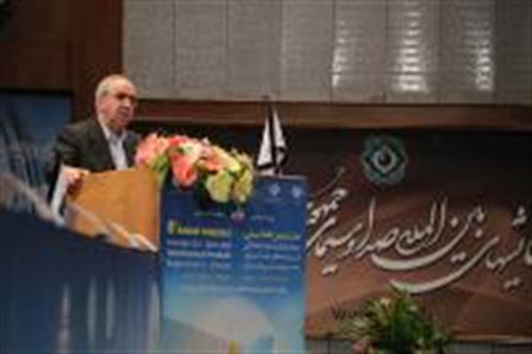 منصور معظمی در هشتمین همایش سالانه اتحادیه صادرکنندگان فرآورده های نفت، گاز و پتروشیمی
