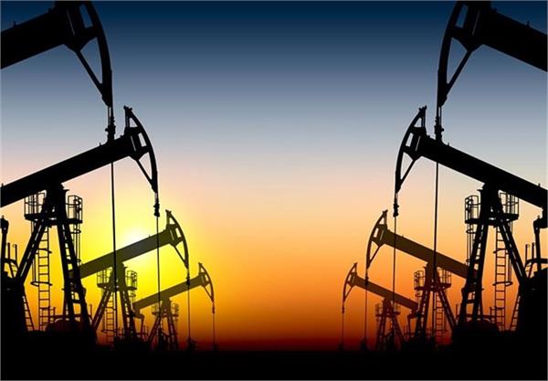 افزایش تولید نفت ایران به ۵.۷ میلیون بشکه در روز تا ۲۰۲۵