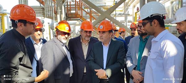 بازدید معاون حقوقی رییس جمهور از پالایشگاه نفت سنگین پاسارگاد قشم