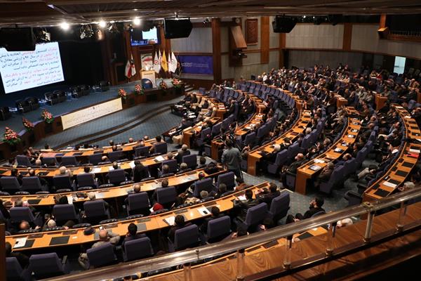 سیزدهمین همایش سالانه اتحادیه 37