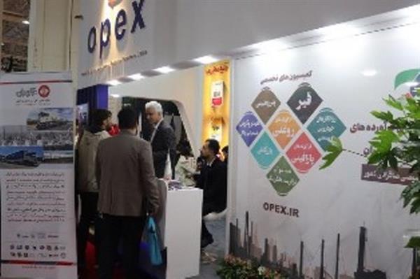 گزارش تصویری از اولین روز بیست و هفتمین نمایشگاه بین المللی نفت و گاز پالایش  42