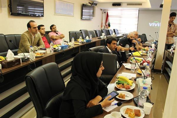 نشست خبری مورخ 9-7-98 4