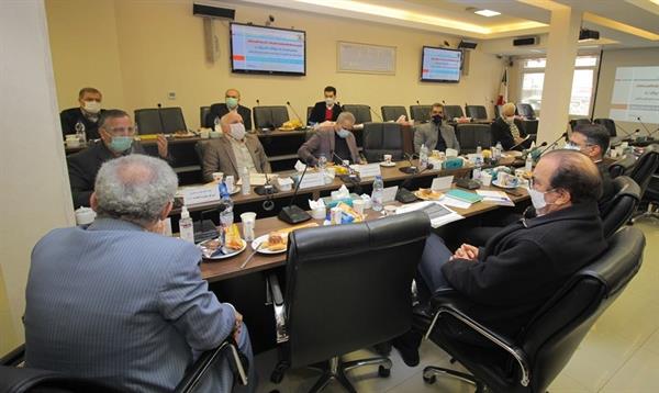 جلسه بررسی فرصت ها و چالش های پیش رو و ضرورت ایجاد نهاد تنظیم گر در صنعت نفت و فرآورده های نفتی کشور 3