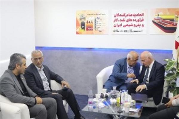 گزارش تصویری از اولین روز بیست و هفتمین نمایشگاه بین المللی نفت و گاز پالایش  39