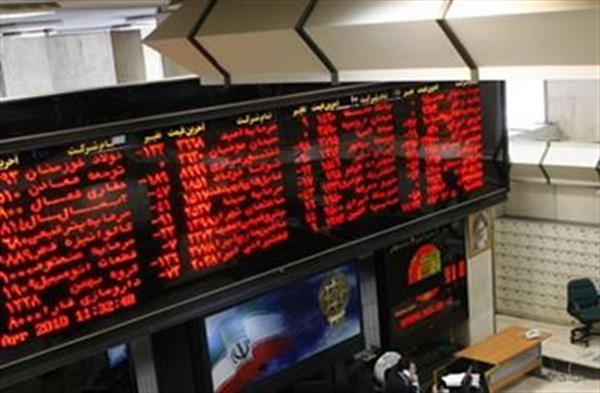 عضو اتاق تهران :رونق تولید با توسعه بورس و نظارت بر بانک ها