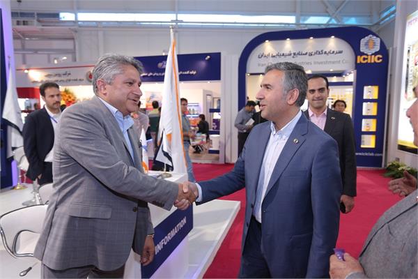 روز اول نمایشگاه نفت و گاز 97 17