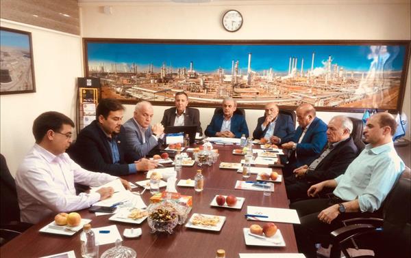 نشست مشترک اتحادیه با دبیرکل انجمن صنفی کارفرمایی صنعت ، و مدیرانی از پالایشگاه اصفهان ، شیراز ، تهران  و مدیرعامل پالایش تبریز