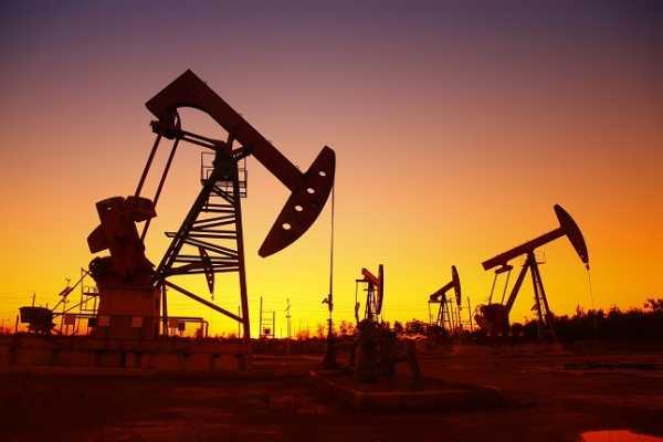 Oil Traders Bet on Further Drops