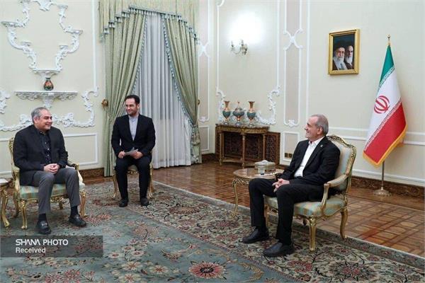 Pezeshkian calls for stronger Iran-Pakistan economic, energy ties