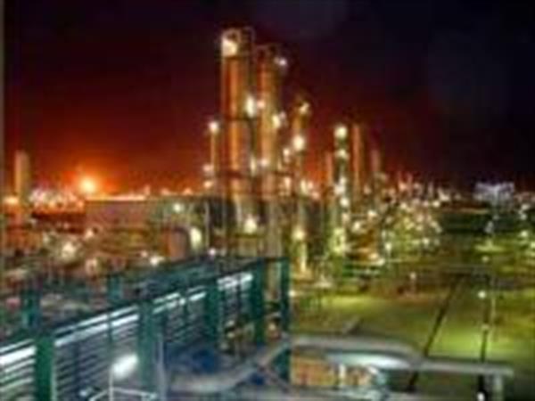 افزایش قیمت خوراک صنعت پتروشیمی به تولید صدمه وارد می کند/ پنج دلیل استحقاق پتروشیمی ایران برای قرار گرفتن در صدر کشورهای جهان
