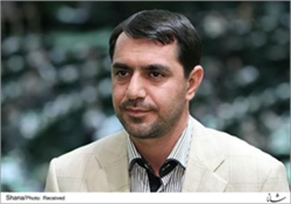 قیمت بنزین تک نرخی باقی بماند