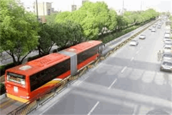 اتوبوسهای تندروی تهران ماهانه چقدر سوخت مصرف می کنند؟