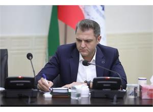 ایستاده در طوفان؛ حکم ما زندگی، زیستن و تلاش کردن است، حتی اگر بهای آن ایستاده مردن باشد