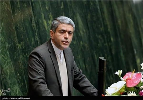 طیب‌نیا: بانک‌ها به خودشان با سود ۲۸درصد وام می‌دهند