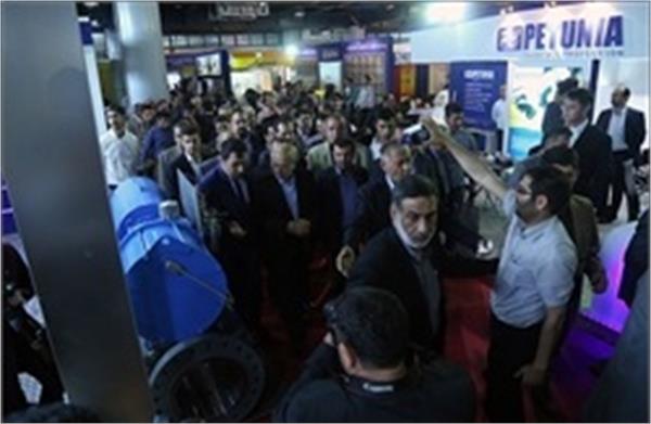 وزیر صنعت، معدن و تجارت از بیستمین نمایشگاه نفت بازدید کرد