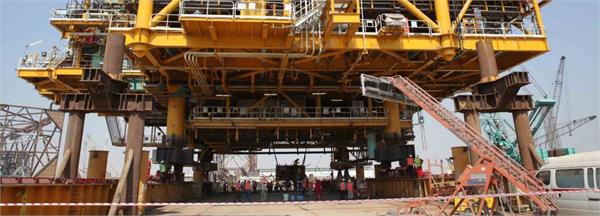 Zanganeh Says Total Unfazed by Sanctions