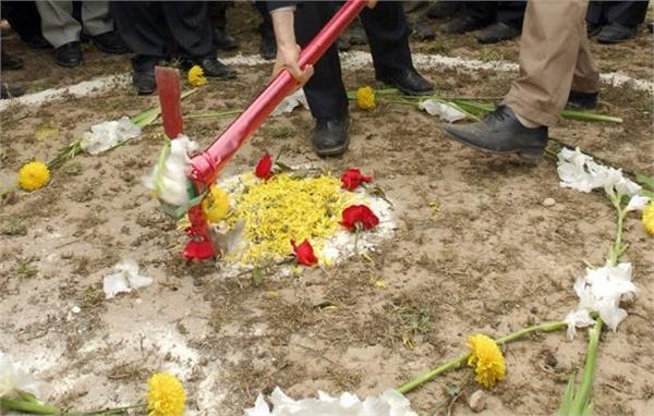 کلنگ احداث پتروشیمی «ابن سینا» به زمین زده شد