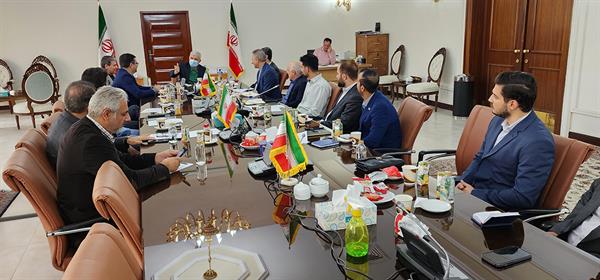 انحصار تولید بنزین و گازوئیل را باید از وزارت نفت خارج کرد !