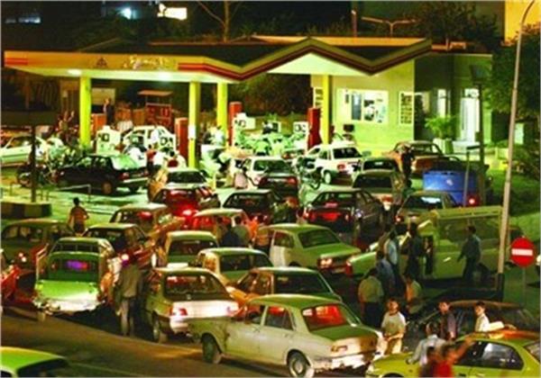 عدم اطلاع‌رسانی از توقف واریز سهمیه بنزین مشکلاتی در جایگاه‌ها ایجاد کرد