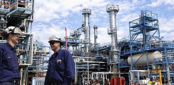 Chinese And Emirati Firms To Bid On Brazilian Refineries