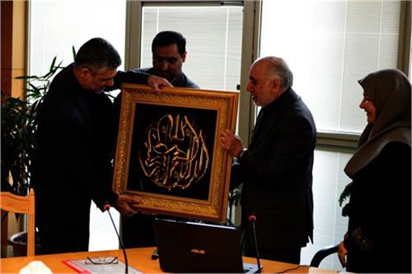 برگزاری آئین تکریم از عبدالحسین بیات