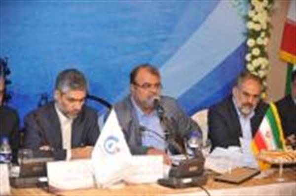 بررسی مشکلات مجتمع های تولیدی پتروشیمی با حضور وزیر نفت