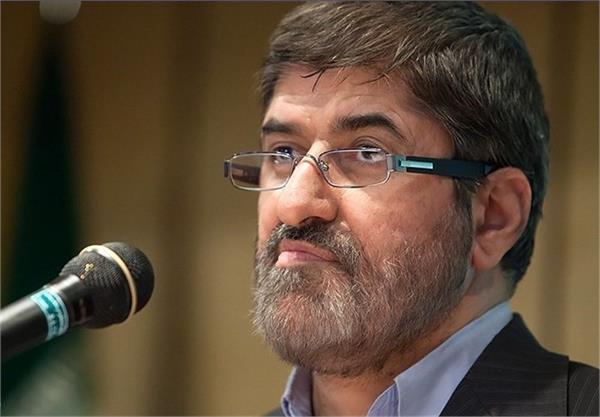 قراردادهای جدید نفتی باید در هیئت رئیسه و کمیسیونهای مجلس بررسی شود