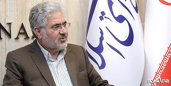 بانک‌ها به جای اختلاس‌گران مقابل مردم ایستاده‌اند