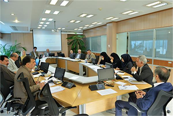 دومین نشست کمیسیون صنعت و معدن برگزار شد / دعوت از تشکل‌های بزرگ برای حضور در کمیسیون