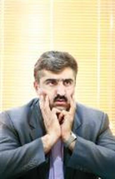 ارزیابی عماد‌حسینی، سخنگوی کمیسیون انرژی مجلس از فعالیت «قرارگاه خاتم‌الانبیا»:گنج نفت به معتمدان نظام سپرده شده است
