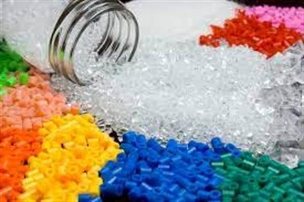 ایجاد زمینه قاچاق مواد پتروشیمی با حذف سهمیه‌بندی و مبنای دلاری قیمت‌‎ها