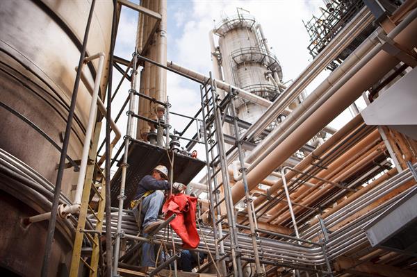 Huge Independent Refiner Prepares For Revolution In Markets