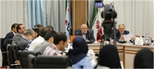 نشست خبری مهندس زنگنه در آستانه بهره برداری از ٨ مگاپروژه صنعت نفت